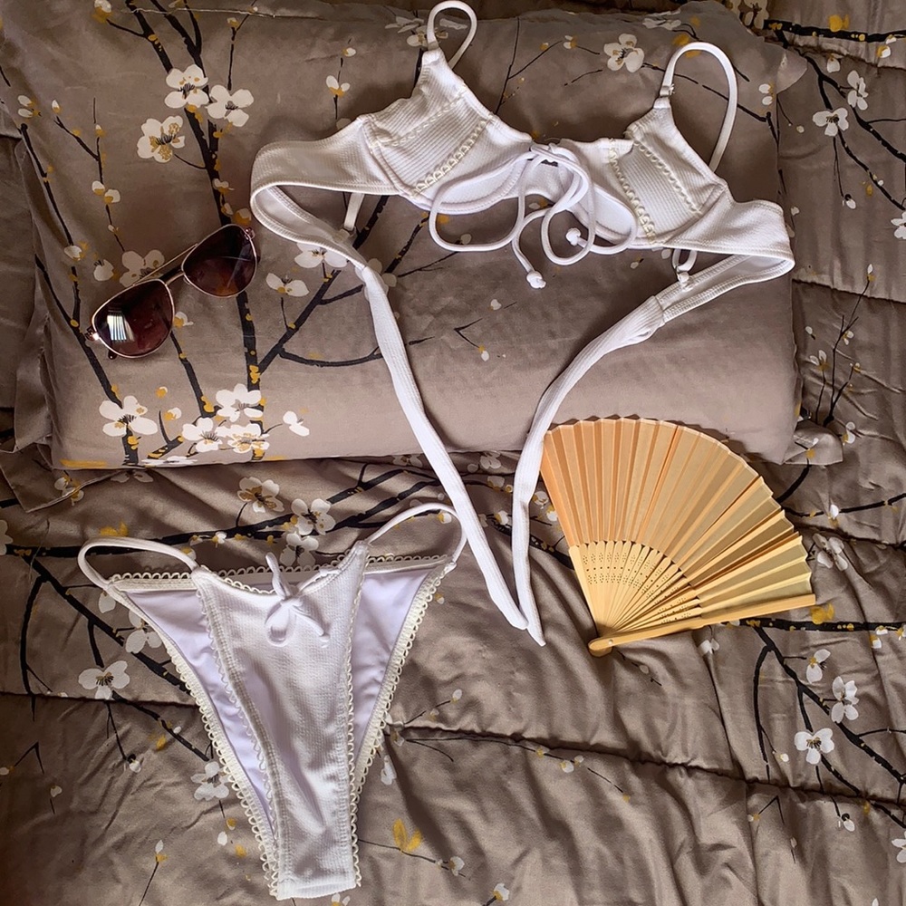 Front tie bikini w/ adjustable top